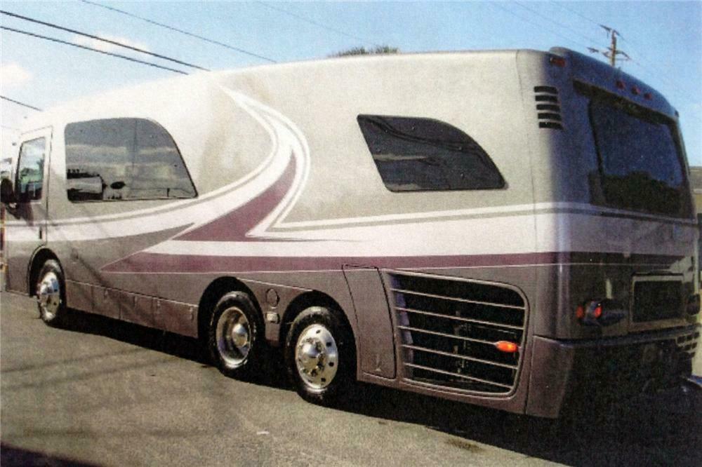 2001 SPARTAN NEWMAR NEWAIRE DIESEL COACH - Rear 3/4 - 161448