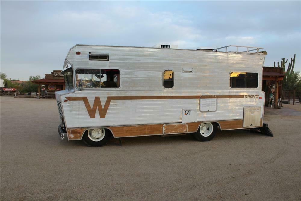 1972 WINNEBAGO CUSTOM RV - Side Profile - 161483