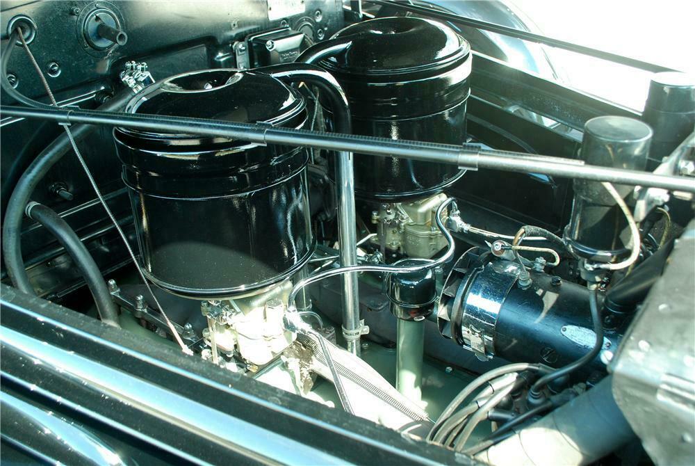 1938 CADILLAC V16 SEDAN - Engine - 161558