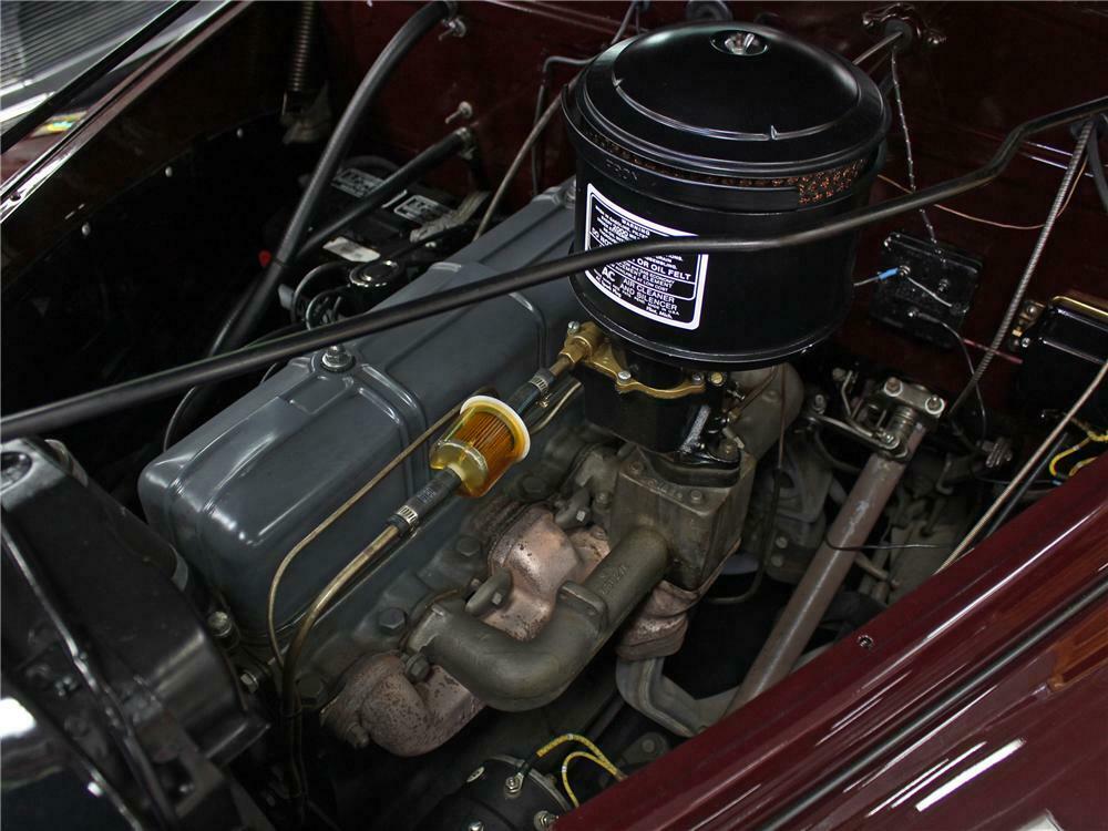 1940 CHEVROLET SPECIAL DELUXE 2 DOOR TOWN SEDAN - Engine - 161652