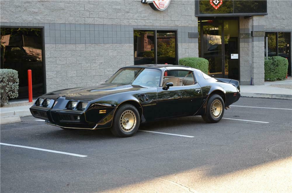 1981 PONTIAC FIREBIRD TRANS AM 2 DOOR COUPE - Front 3/4 - 161701