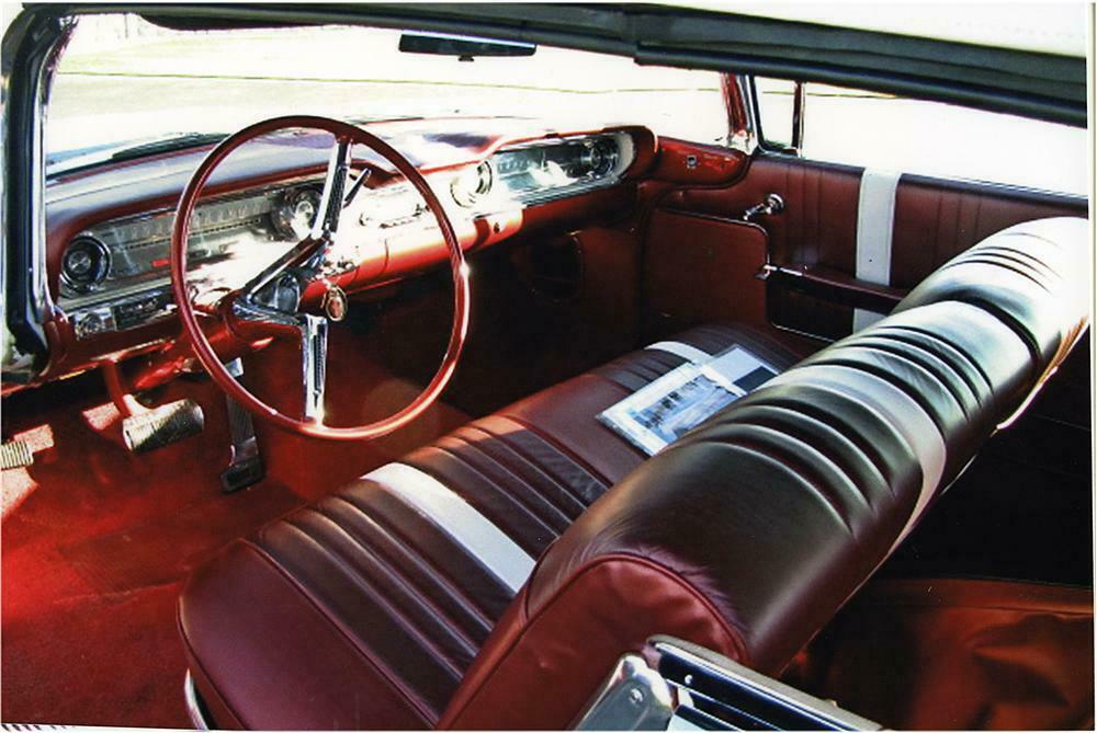 1960 OLDSMOBILE 98 CONVERTIBLE - Interior - 161799