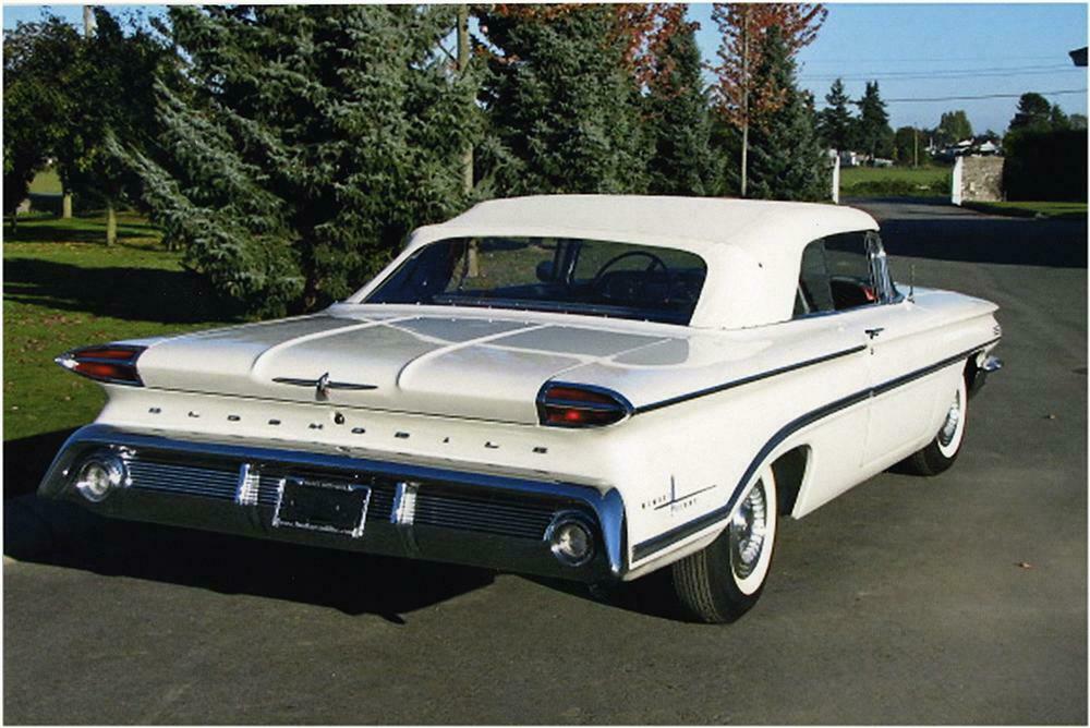 1960 OLDSMOBILE 98 CONVERTIBLE - Rear 3/4 - 161799