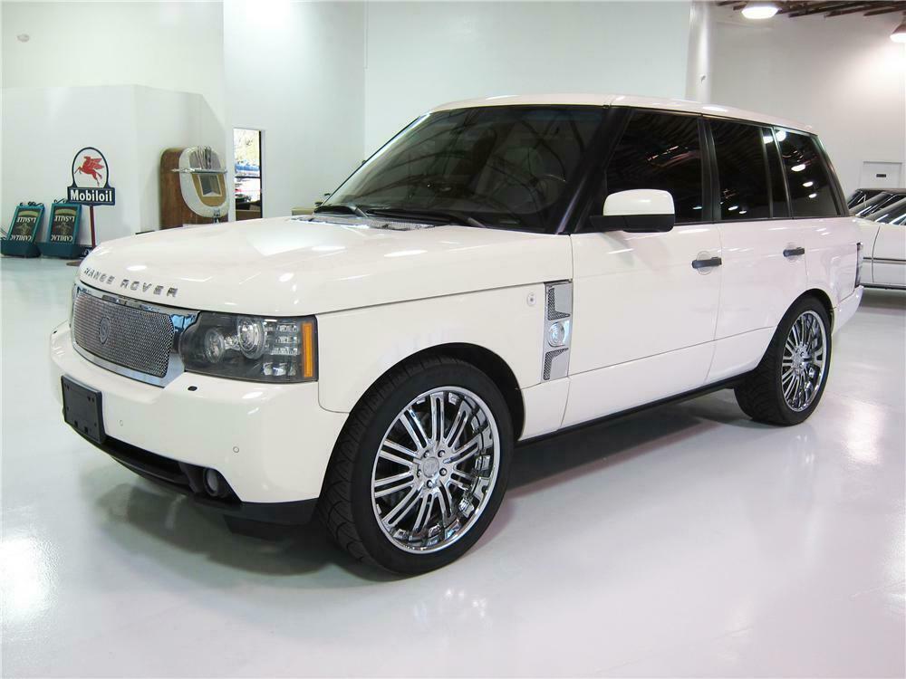2010 RANGE ROVER HSE SUV - Front 3/4 - 161827