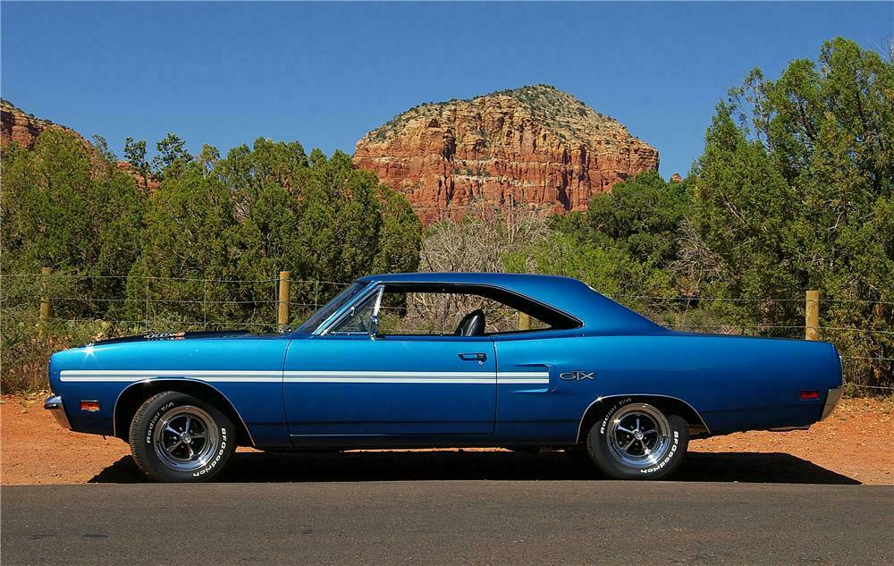 1970 PLYMOUTH GTX 2 DOOR HARDTOP - Side Profile - 161878