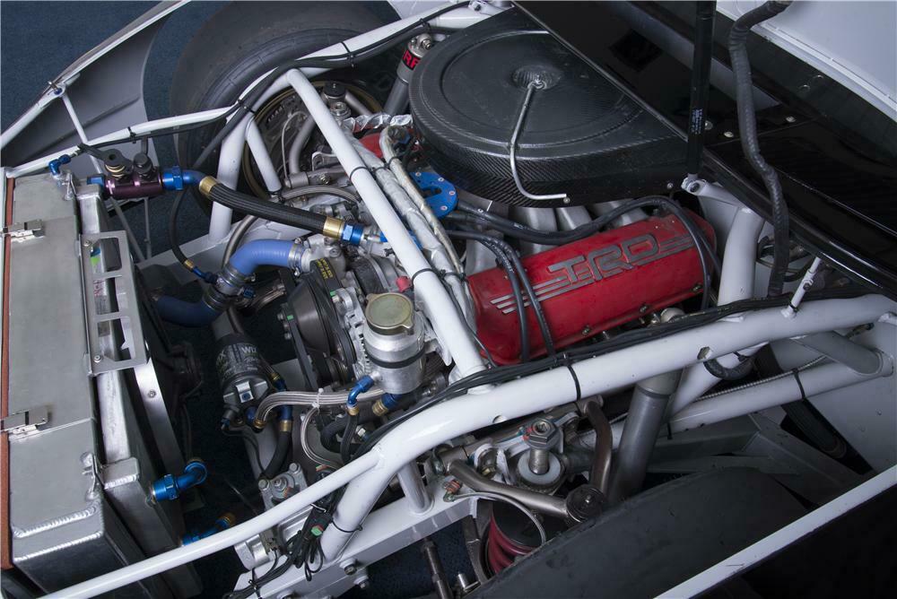 2010 TOYOTA CAMRY NASCAR NATIONWIDE SERIES CAR - Engine - 162022