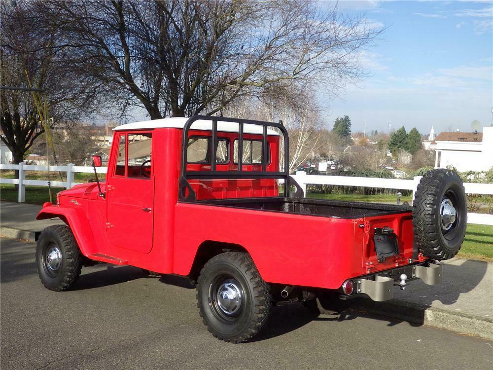1963 TOYOTA FJ45 PICKUP - Rear 3/4 - 162035