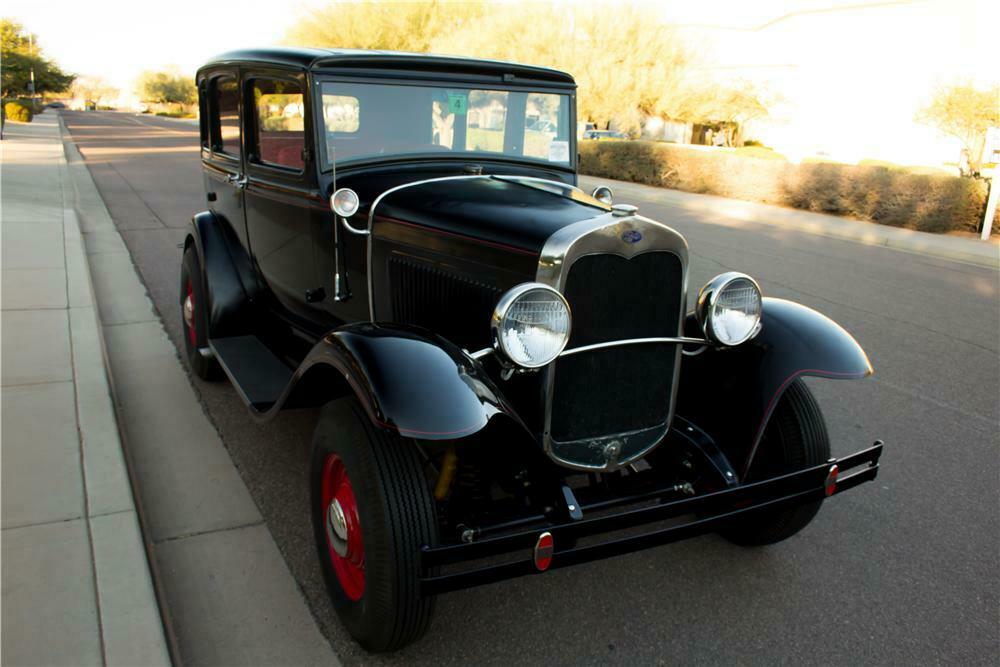 1931 FORD MODEL A CUSTOM 4 DOOR SEDAN - Front 3/4 - 162089