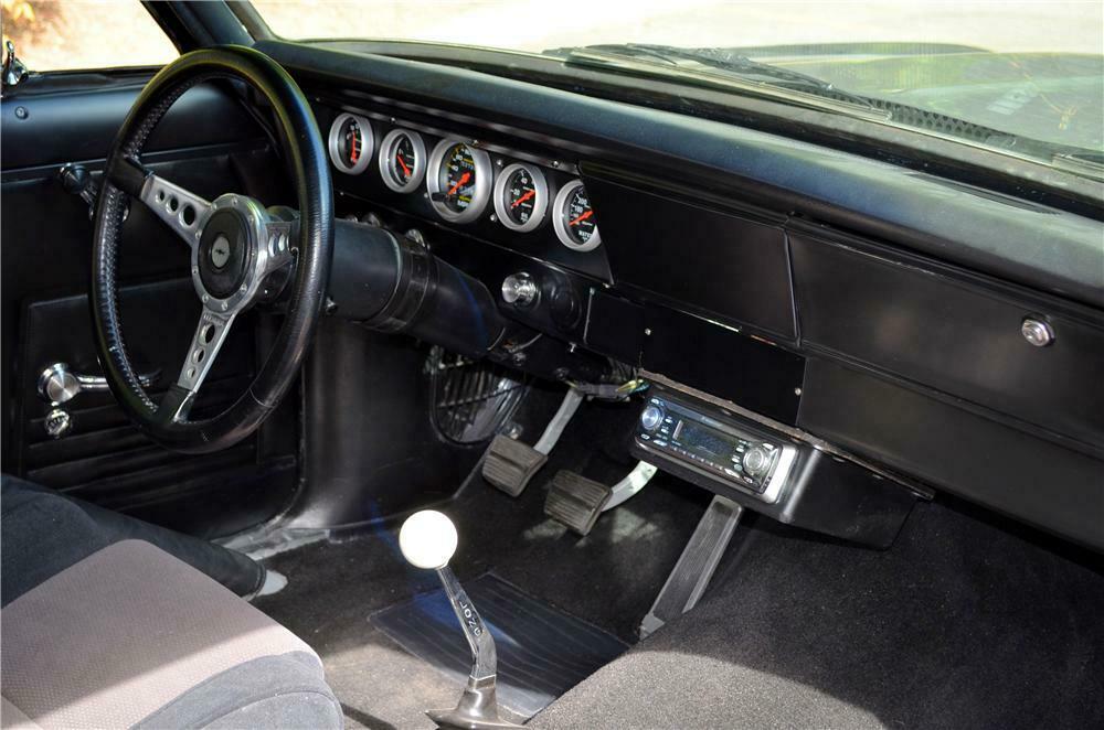 1967 CHEVROLET NOVA CUSTOM 2 DOOR SEDAN - Interior - 162292