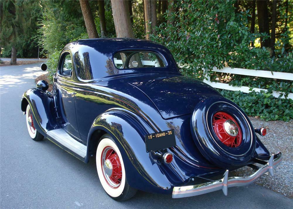 1935 FORD 3 WINDOW COUPE - Rear 3/4 - 162339