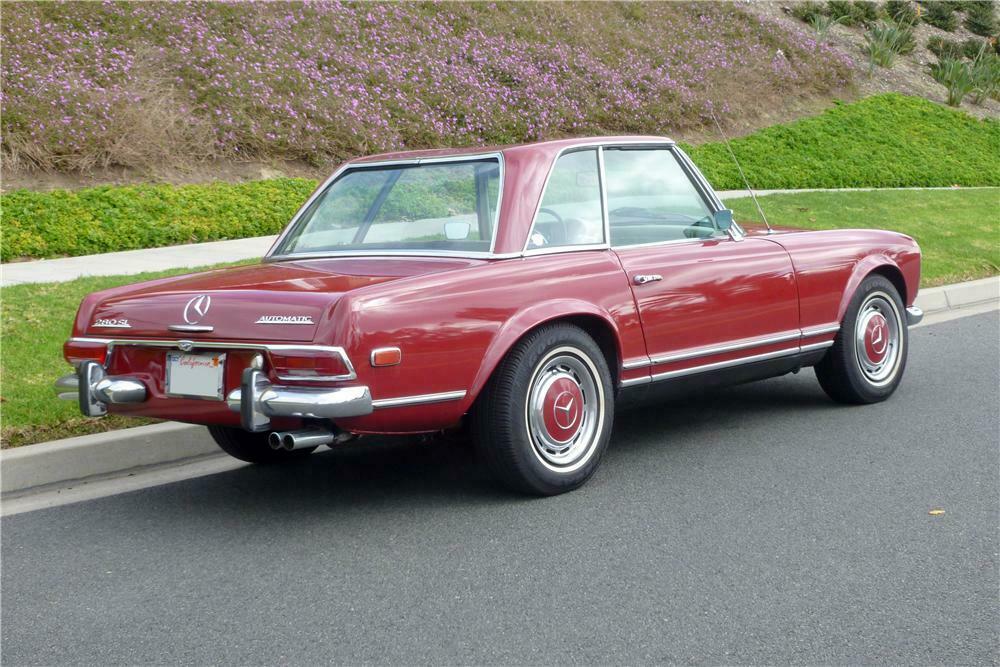 280sl Convertible 1968 MERCEDES-BENZ 280SL CONVERTIBLE - Rear 3/4 - 162346