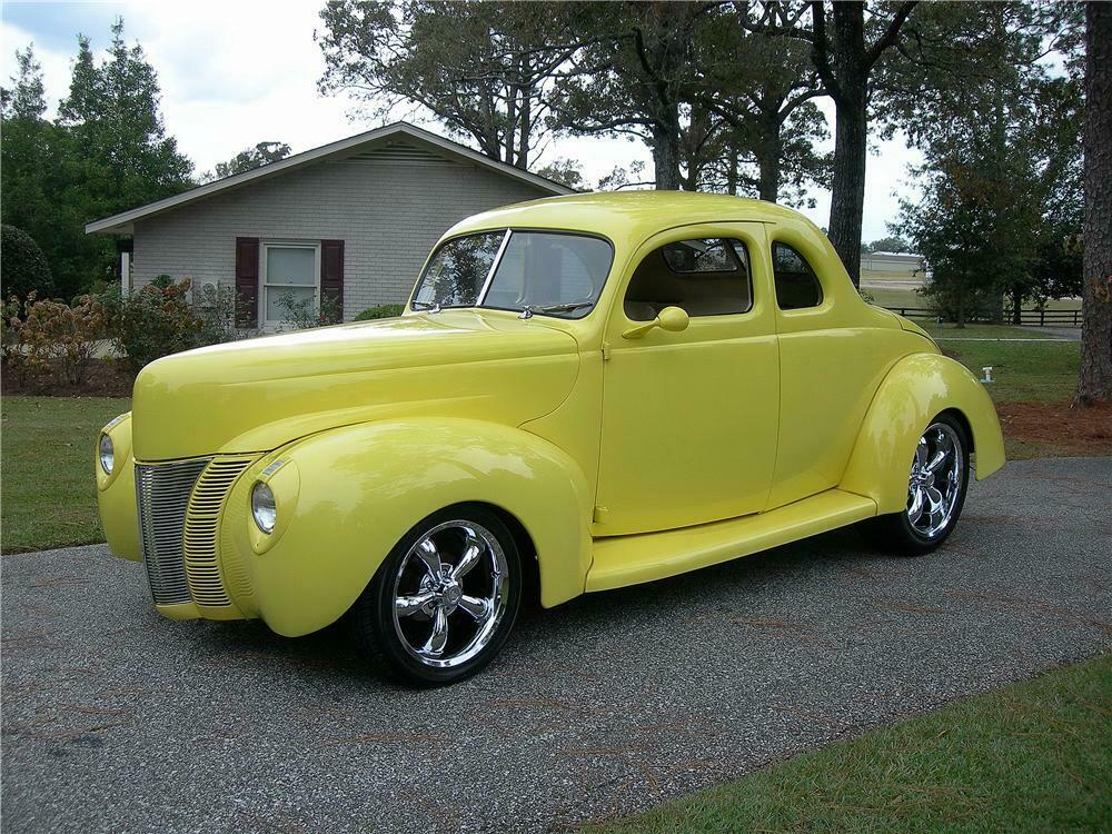 1940 FORD DELUXE CUSTOM 2 DOOR COUPE - Front 3/4 - 162436