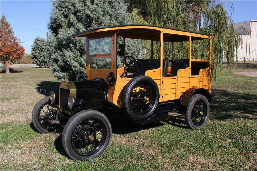 1915 FORD MODEL T CUSTOM WOODY SEDAN - Front 3/4 - 162628