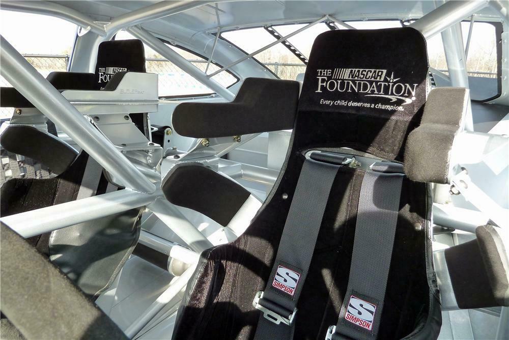2013 FORD FUSION NASCAR RACE CAR - Interior - 162908