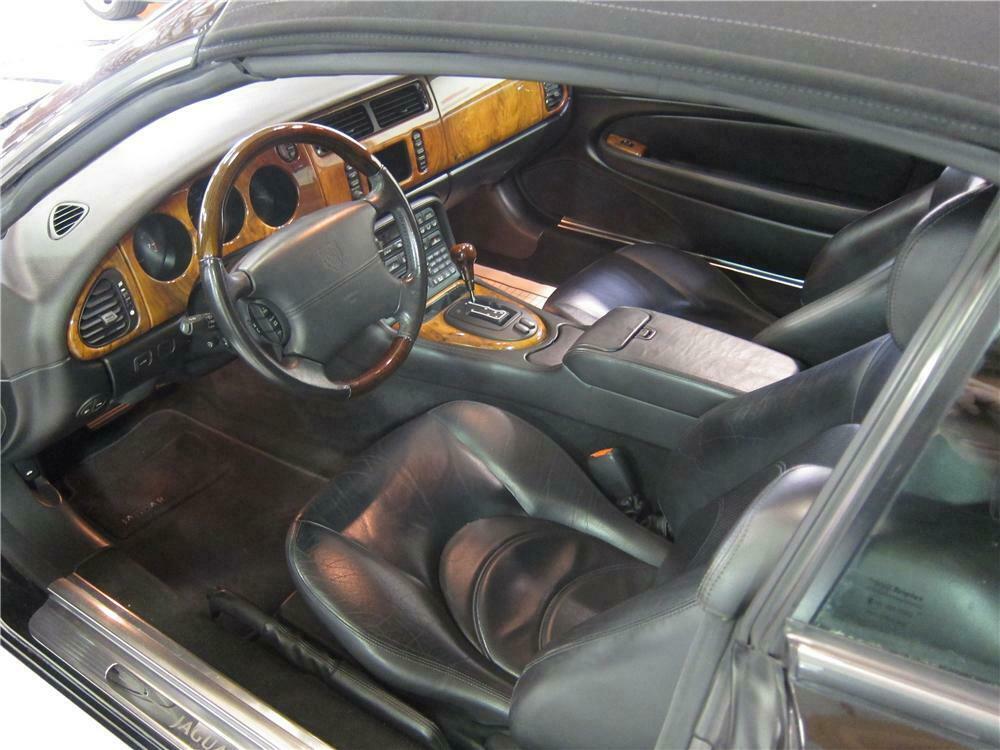 2002 JAGUAR XKR CONVERTIBLE - Interior - 170022