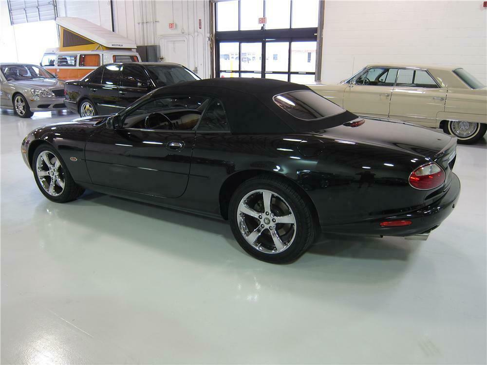 2002 JAGUAR XKR CONVERTIBLE - Rear 3/4 - 170022