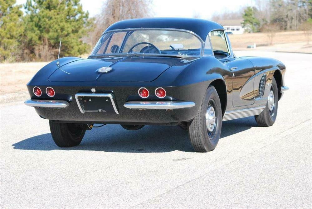 1962 CHEVROLET CORVETTE CONVERTIBLE - Rear 3/4 - 170265