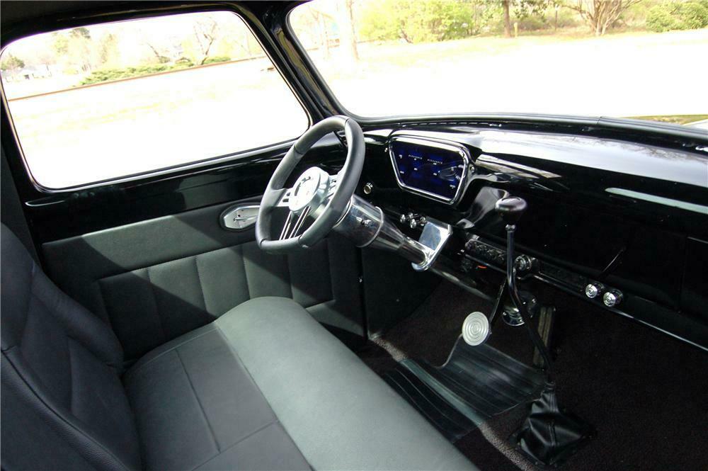 1955 FORD F-100 CUSTOM PICKUP - Interior - 170622