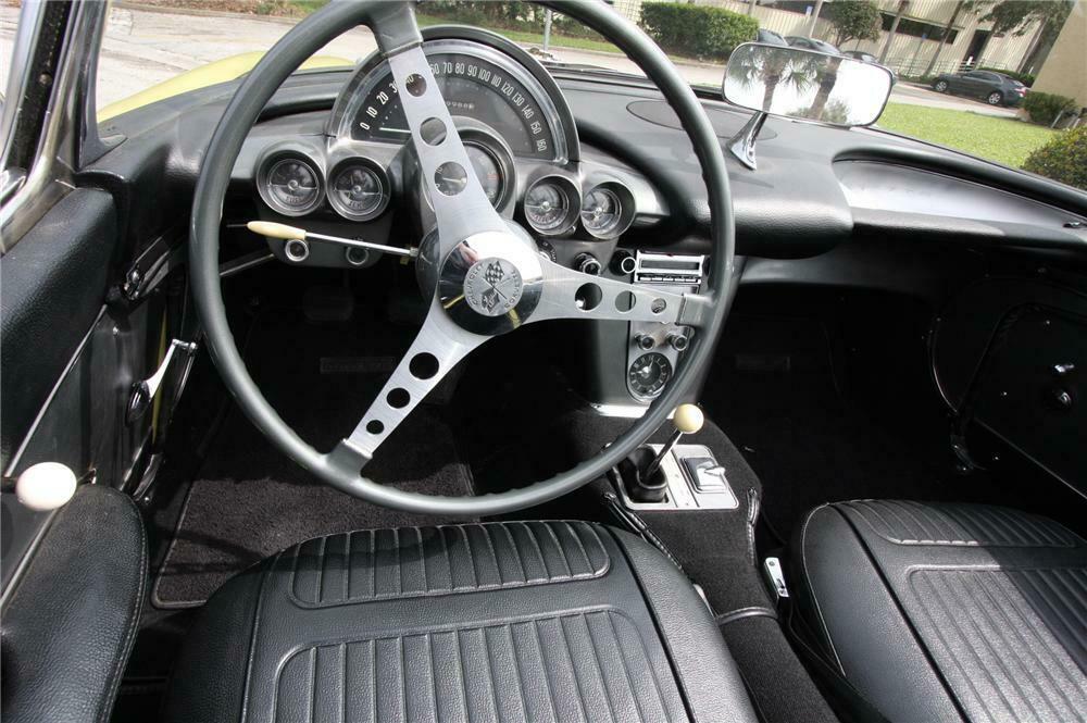 1958 CHEVROLET CORVETTE CONVERTIBLE - Interior - 170631