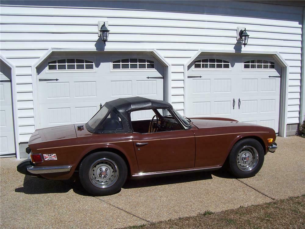 1976 TRIUMPH TR-6 ROADSTER - Rear 3/4 - 170849