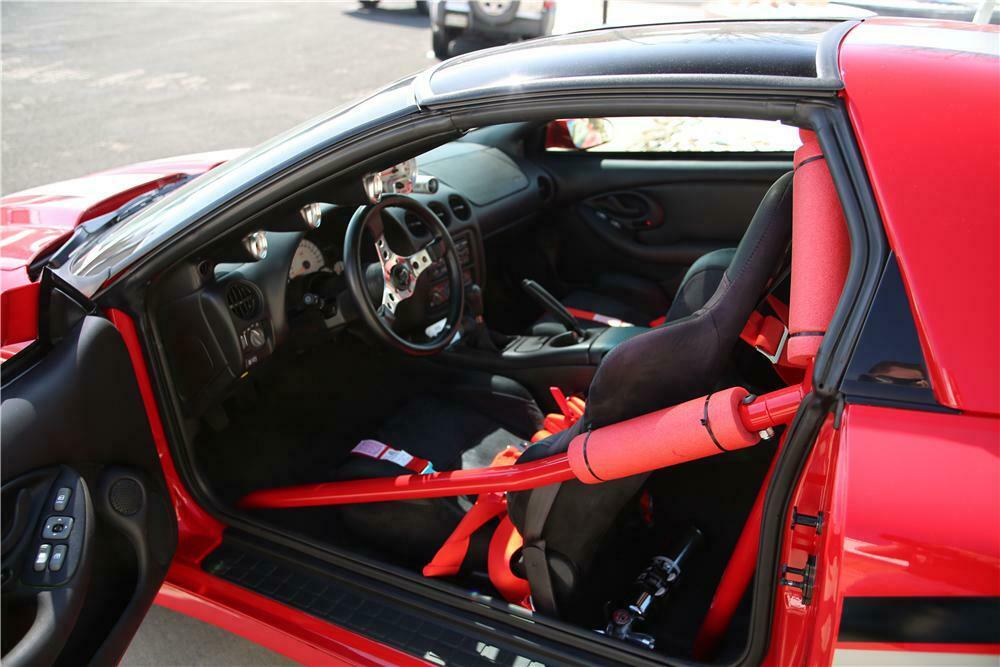 2001 PONTIAC FIREBIRD TRANS AM WS-6 CUSTOM 2 DOOR COUPE - Interior - 174634