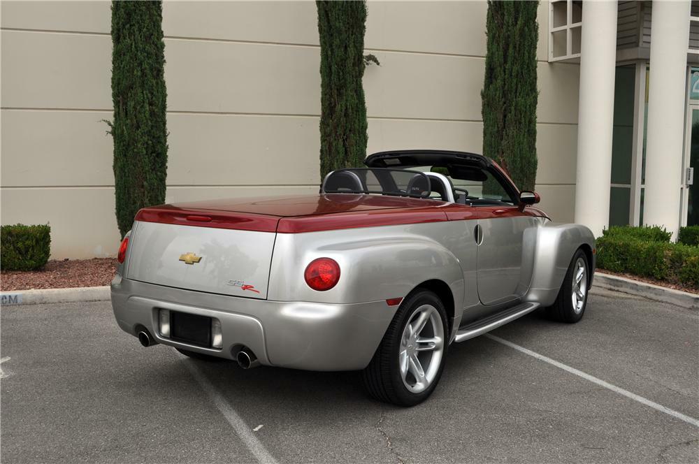 2004 CHEVROLET SSR LIMITED EDITION NOSTALGIA PICKUP - Rear 3/4 - 175169