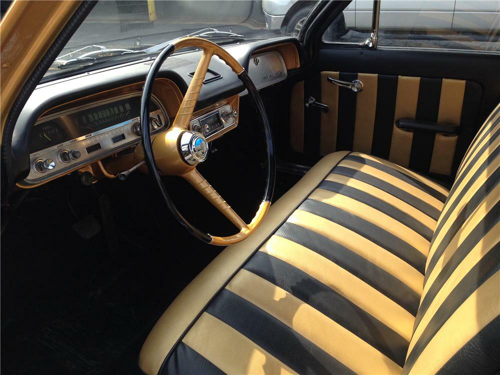 1961 CHEVROLET CORVAIR CUSTOM WAGON - Interior - 176924