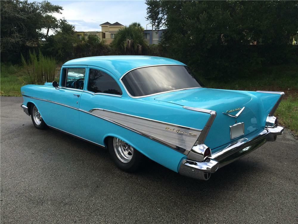 1957 CHEVROLET 210 CUSTOM 2 DOOR HARDTOP - Rear 3/4 - 176950