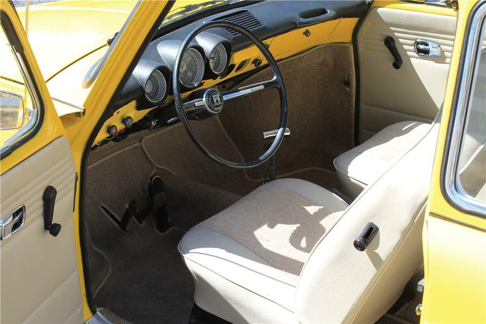 1971 VOLKSWAGEN SQUAREBACK CUSTOM STATION WAGON - Interior - 177371