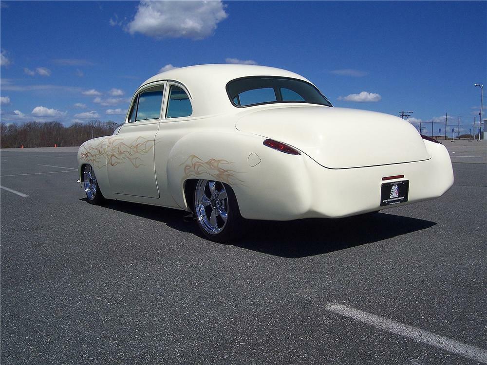 1951 CHEVROLET CUSTOM 2 DOOR COUPE - Rear 3/4 - 177392