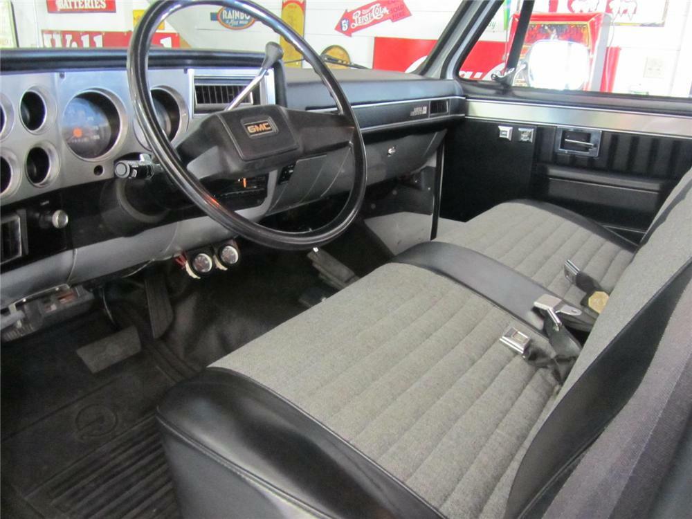 1984 GMC SIERRA 1500 CUSTOM 4X4 PICKUP - Interior - 177419