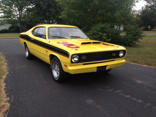 1970 PLYMOUTH DUSTER CUSTOM 2 DOOR COUPE - Front 3/4 - 177467