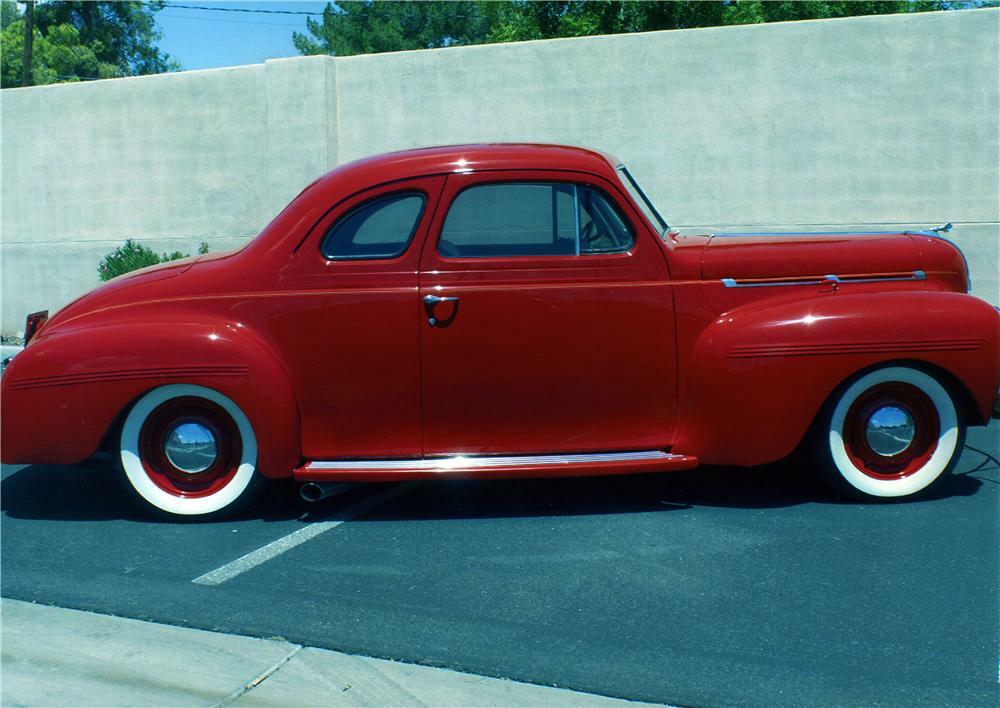 1940 DODGE CUSTOM 2 DOOR COUPE - Side Profile - 177544