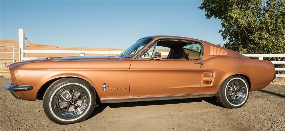 1967 FORD MUSTANG FASTBACK - Side Profile - 177680