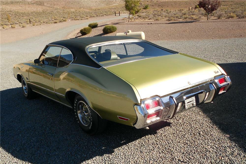 1971 OLDSMOBILE CUTLASS S - Rear 3/4 - 178458