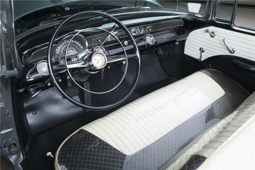 1955 PONTIAC STAR CHIEF CONVERTIBLE - Interior - 178559