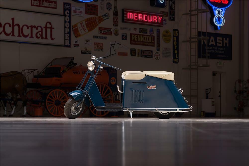 Cushman Pacemaker 1947 CUSHMAN PACEMAKER SCOOTER - Side Profile - 178594