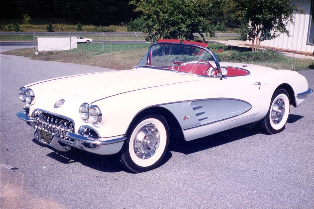 1960 CHEVROLET CORVETTE CONVERTIBLE - Front 3/4 - 179931