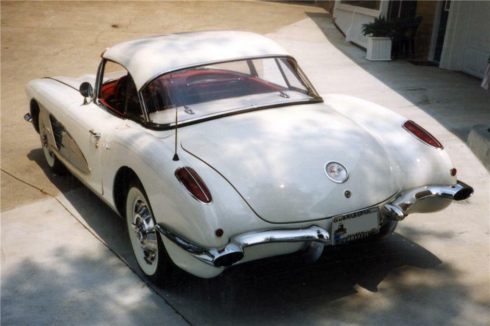 1960 CHEVROLET CORVETTE CONVERTIBLE - Rear 3/4 - 179931