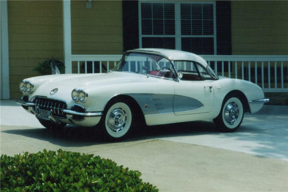 1960 CHEVROLET CORVETTE CONVERTIBLE - Side Profile - 179931