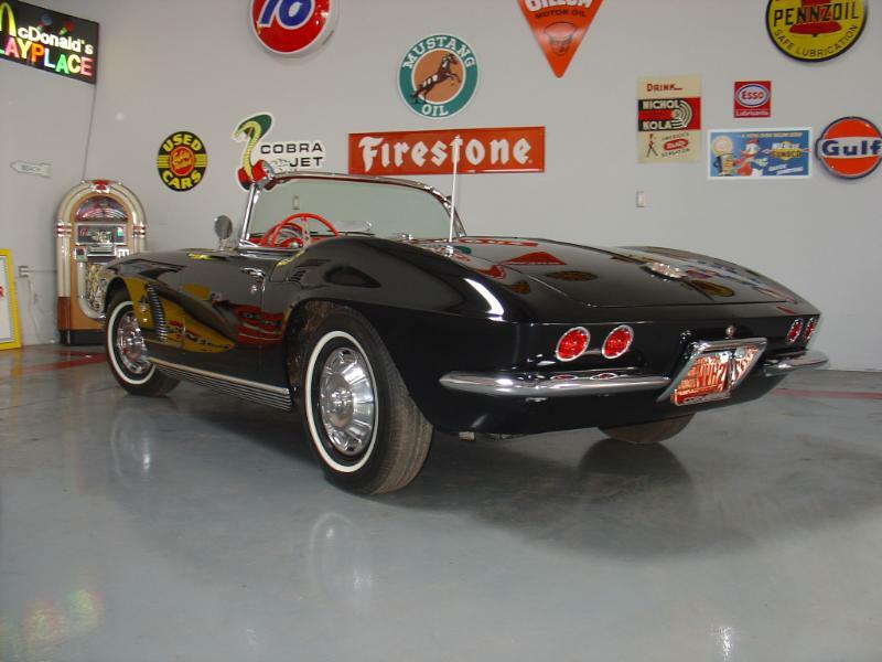 1962 CHEVROLET CORVETTE CONVERTIBLE - Rear 3/4 - 180184