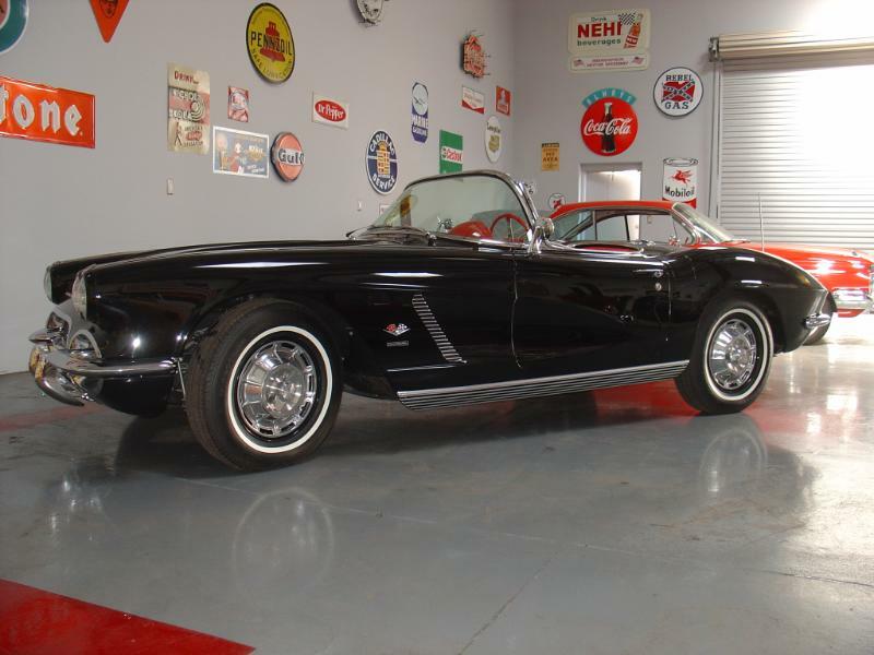 1962 CHEVROLET CORVETTE CONVERTIBLE - Side Profile - 180184