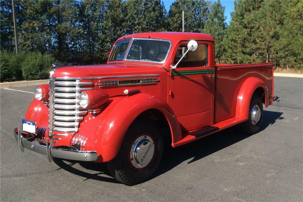 1941 DIAMOND T 201 PICKUP - Front 3/4 - 180194