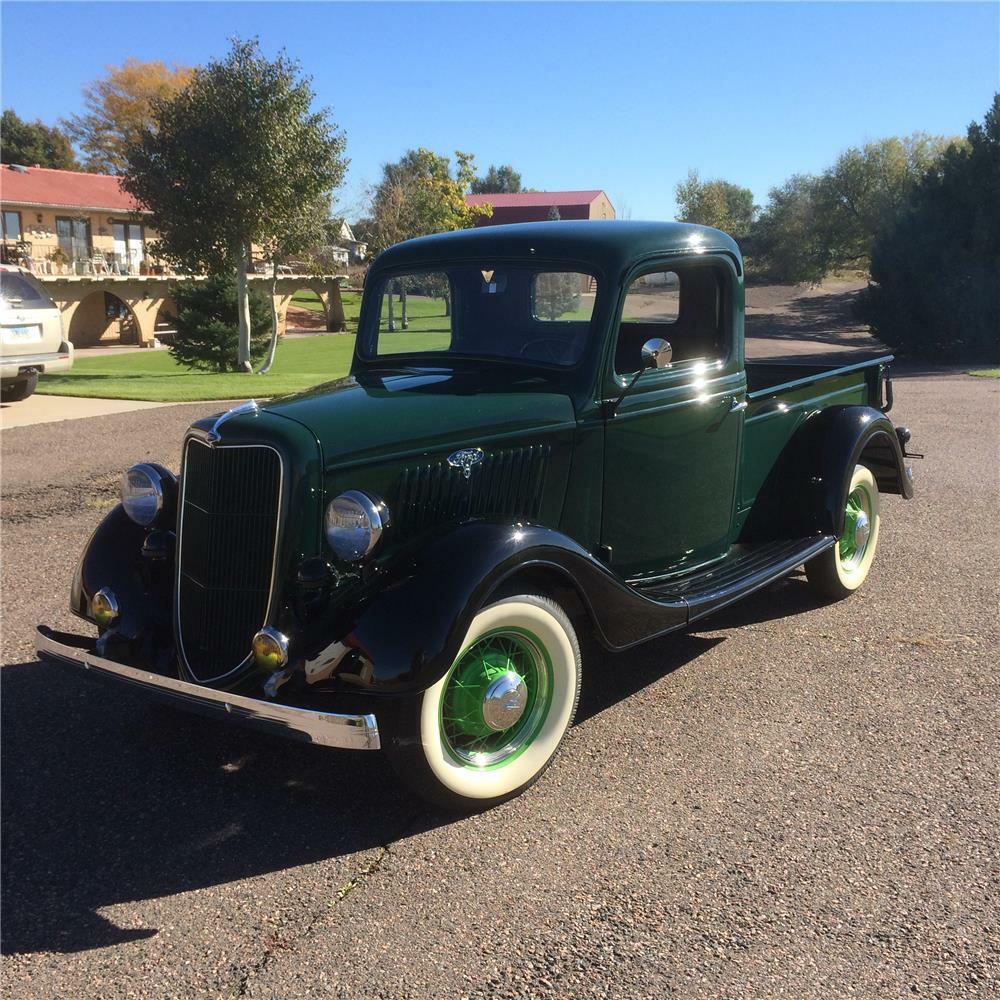 1935 FORD PICKUP - Front 3/4 - 180743