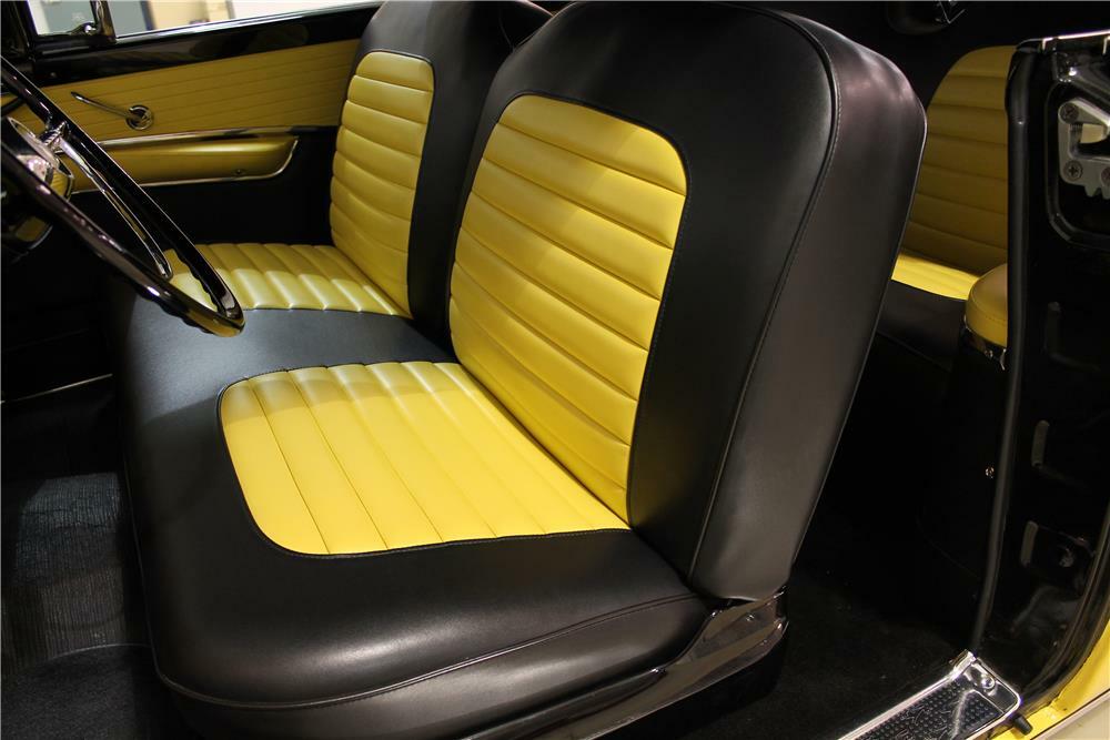 1955 FORD FAIRLANE SUNLINER CONVERTIBLE - Interior - 180749