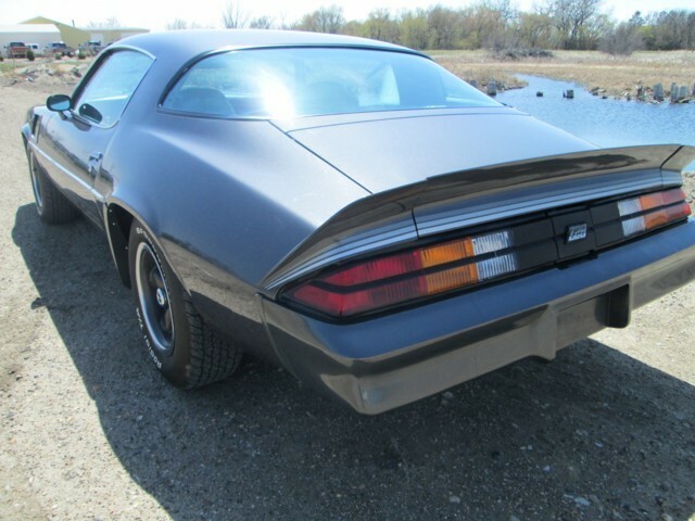 1981 CHEVROLET CAMARO Z/28 - Rear 3/4 - 180900