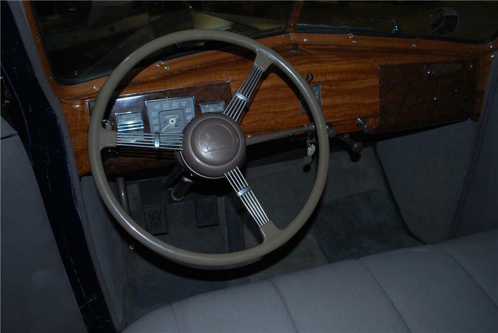 1938 CADILLAC FLEETWOOD LIMO  - Interior - 180963