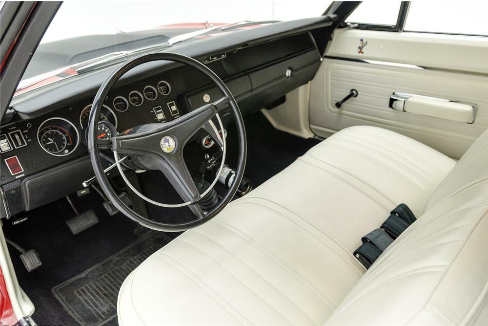 1970 PLYMOUTH ROAD RUNNER - Interior - 181088