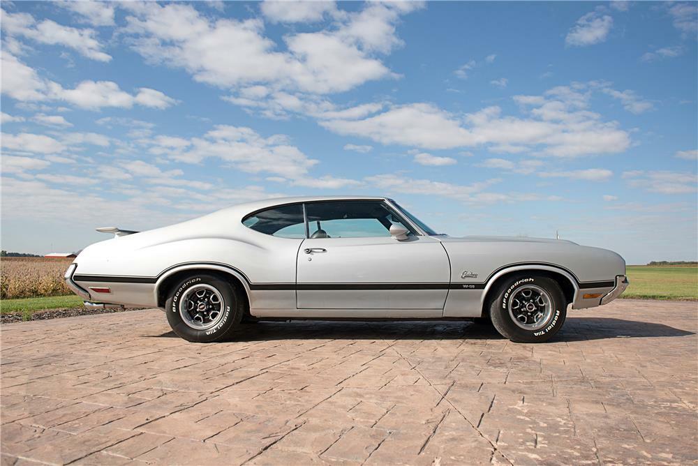 1970 OLDSMOBILE CUTLASS W31 - Side Profile - 181111