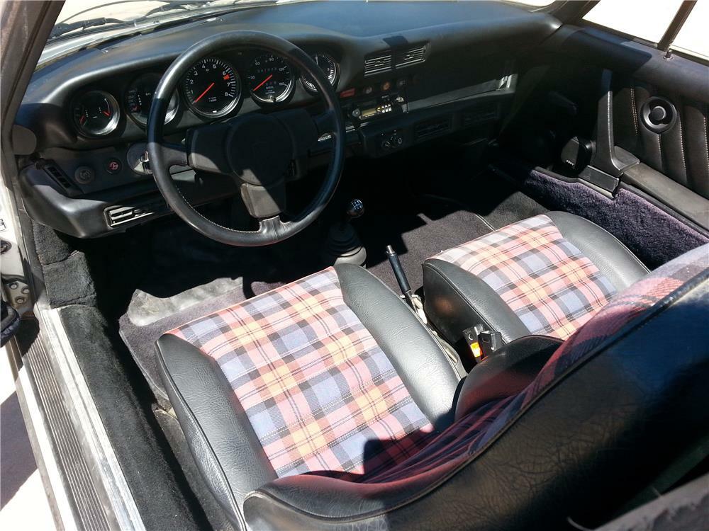 1977 PORSCHE 911S TARGA - Interior - 181278